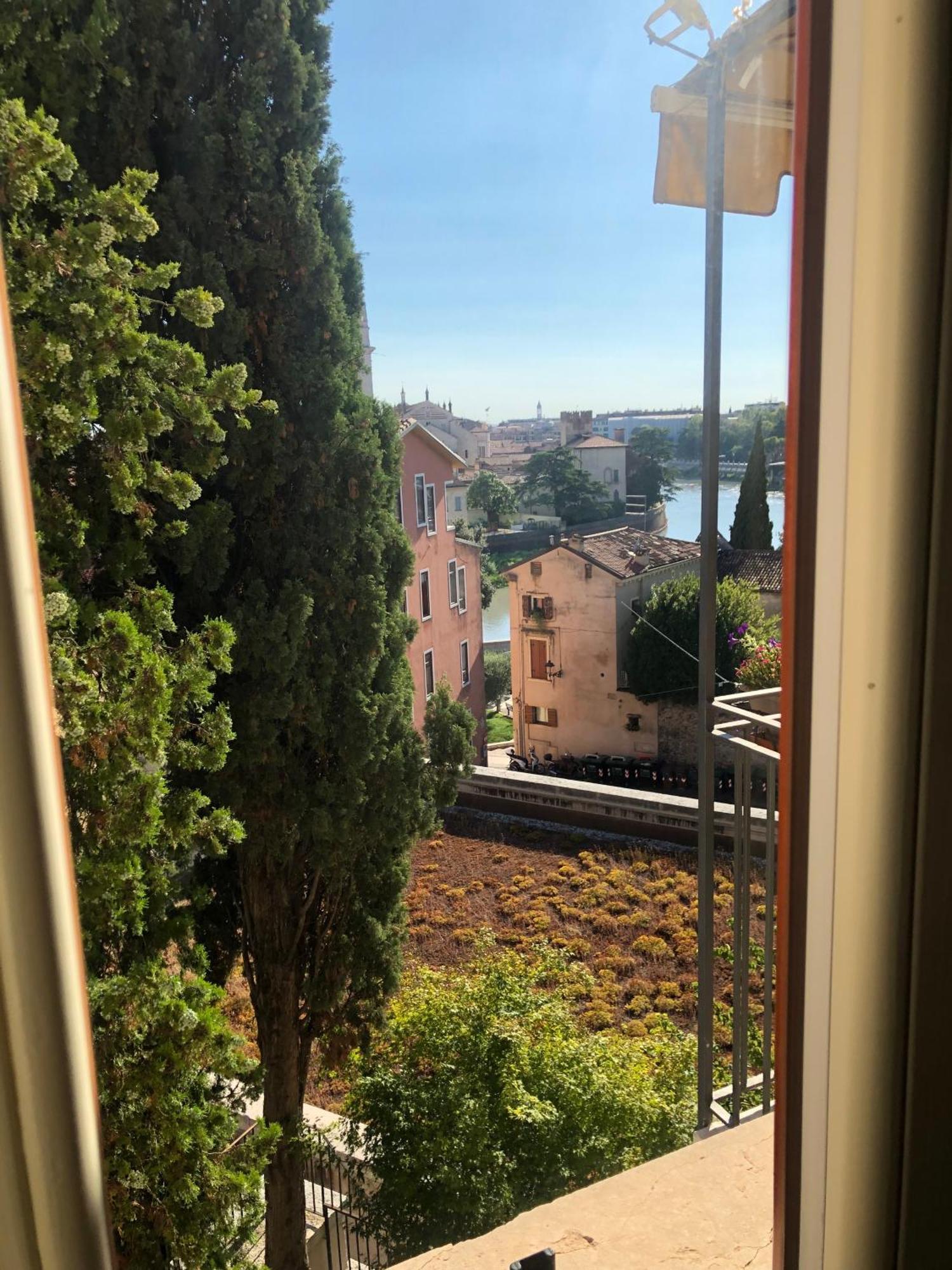 Relais Colle San Pietro Bed and Breakfast Verona Buitenkant foto